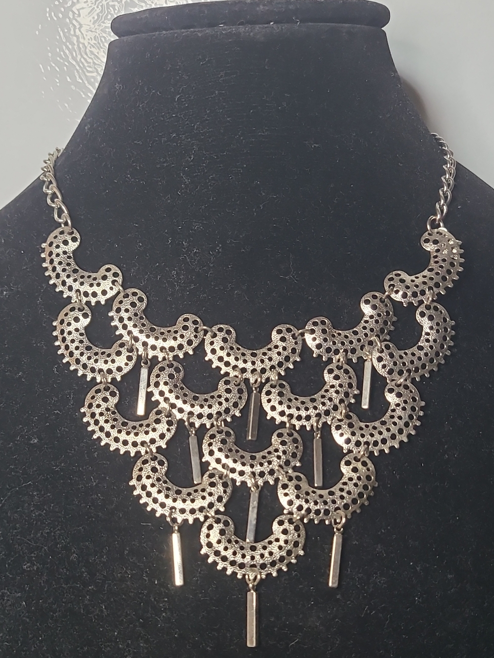 VINTAGE SARAH COVENTRY Silver Tone Necklace - Layered Filigree Design